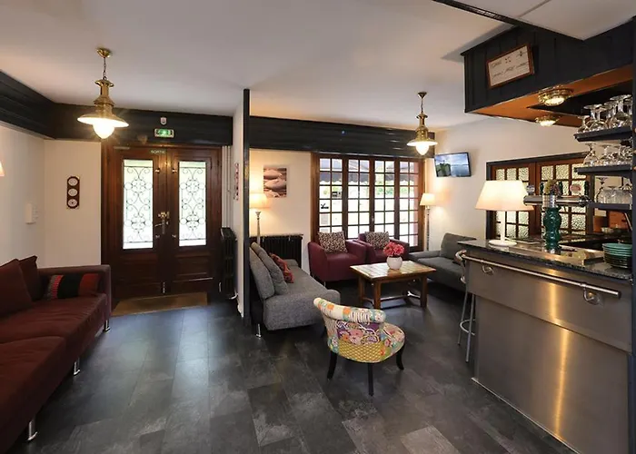 Saint Clair מלון 2*